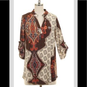 5⭐️! 🆕🤎last one! SM(2/4) multi print v-neck, roll tab sleeve